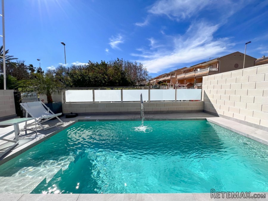 Los Altos is located just minutes from the prestigious.. - 3