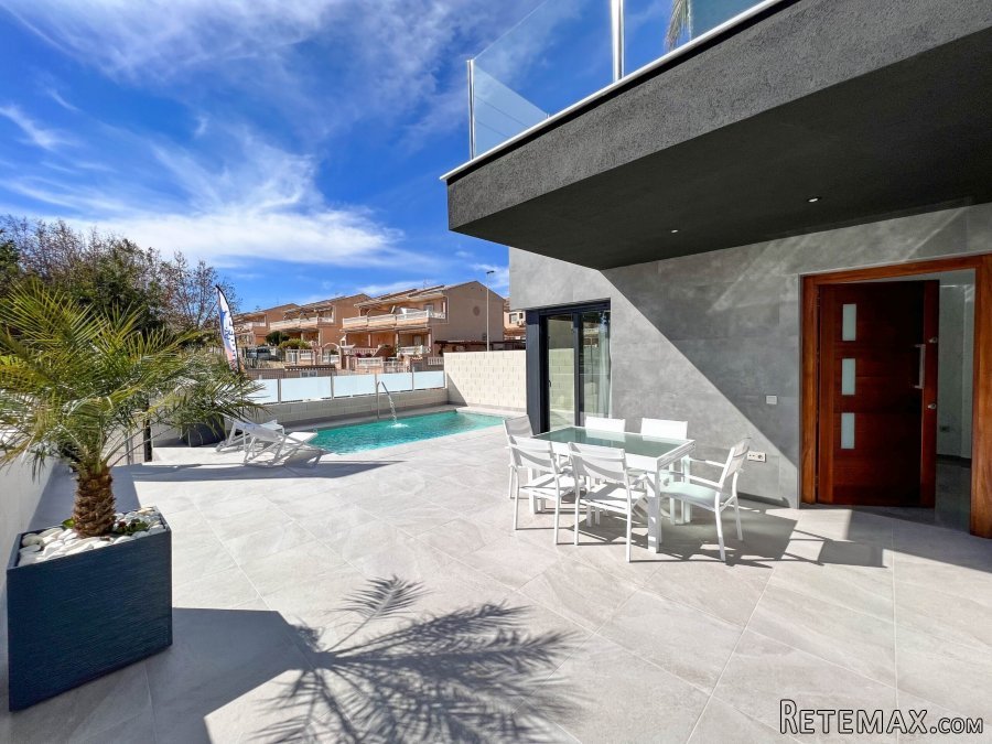 Los Altos is located just minutes from the prestigious.. - 5
