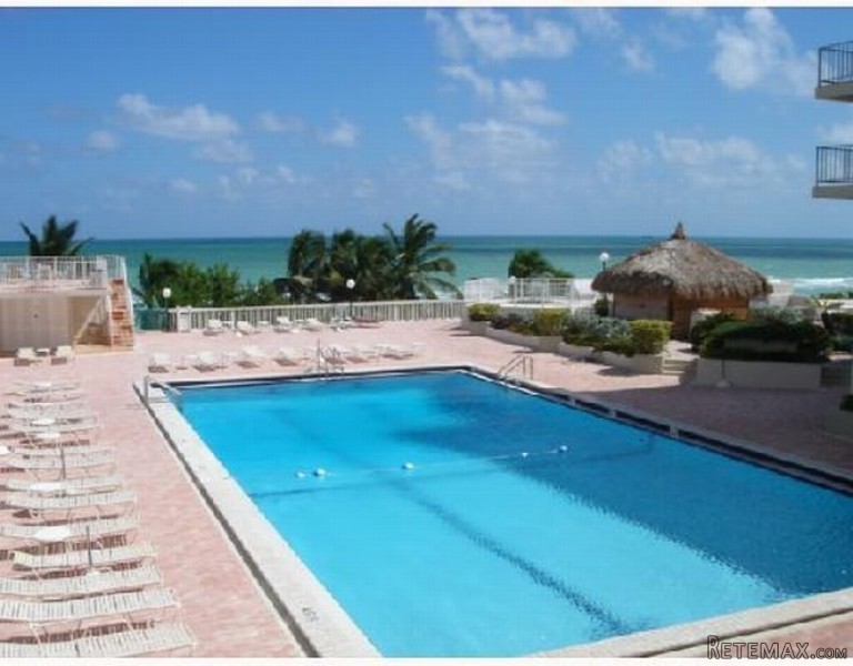 1 bedroom Flat For Sale: 5401 COLLINS.. - 2