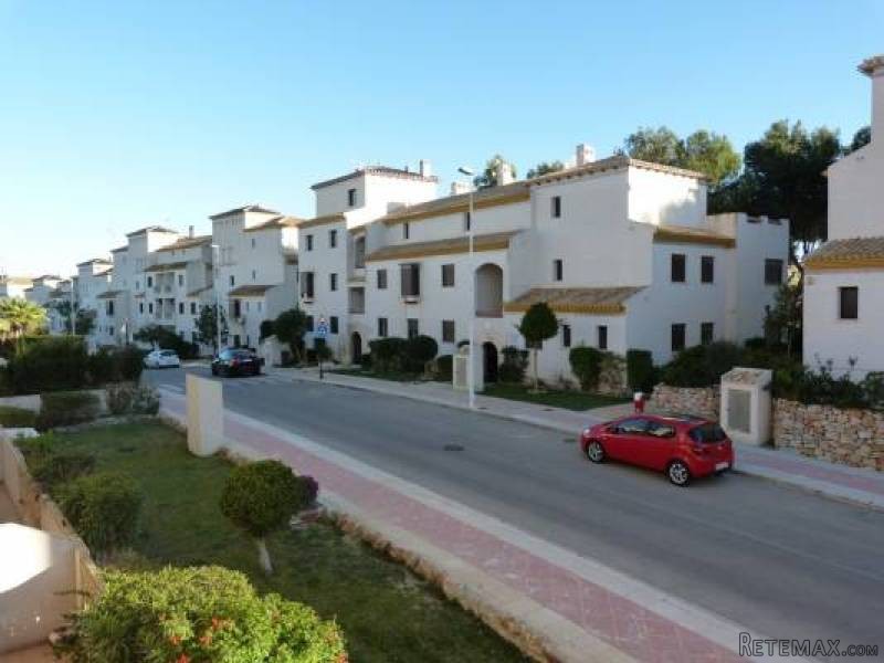 3 Bedroom 2 Bathroom Apartment In..