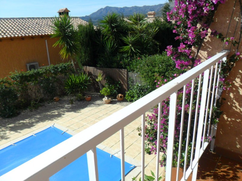 4 Bedrooms Villa For Sale - 2