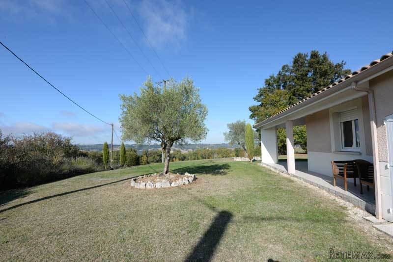 Smart Contemporary Home In 1/2 Acre.. - 2