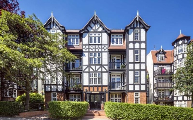 90, Holly Lodge Mansions