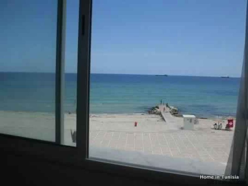 APPARTEMENT FRONT DE MER