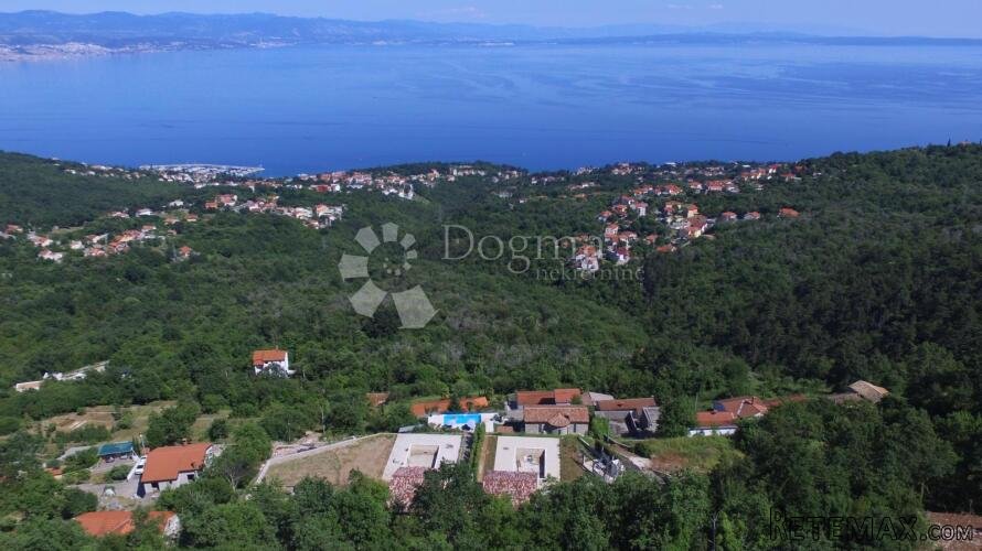 OPATIJA, POLJANE- KUĆA SA DVA DVOETAŽNA STANA DVA BAZENA I P - 3