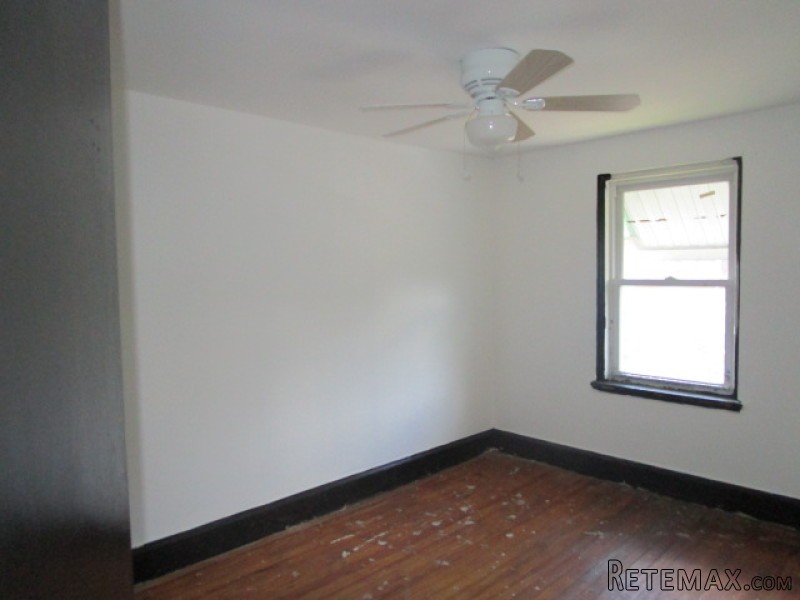 2913 Wasp Rd Camden, NJ, 08104 Camden.. - 2