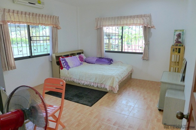 Modern 3 bedroom house in a safe and.. - 2