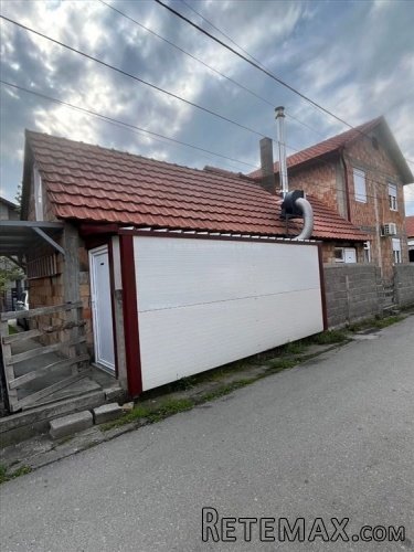 Prodajem kucu u Batajnici u lepom kraju - 6