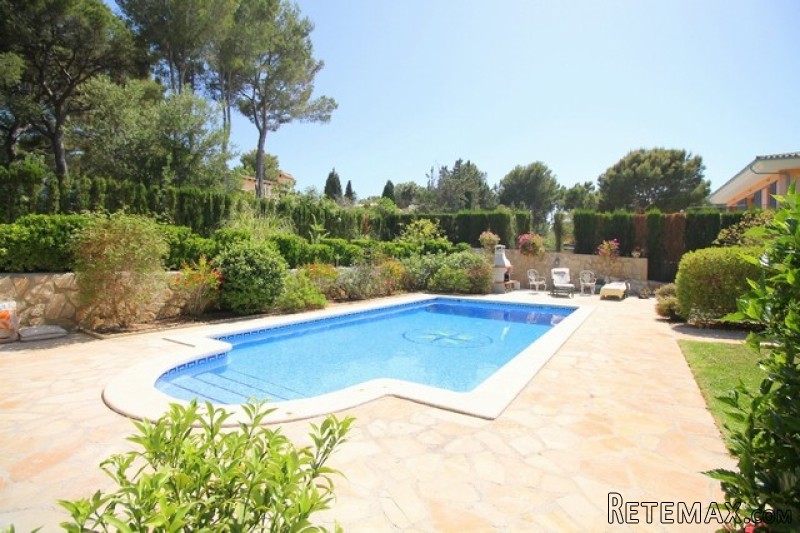 5 bedroom house for sale with a lovely.. - 2