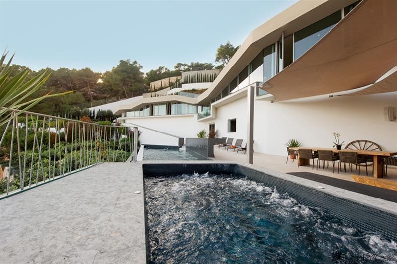 5 bedroom Villa For Sale: Roca Llisa.. - 2