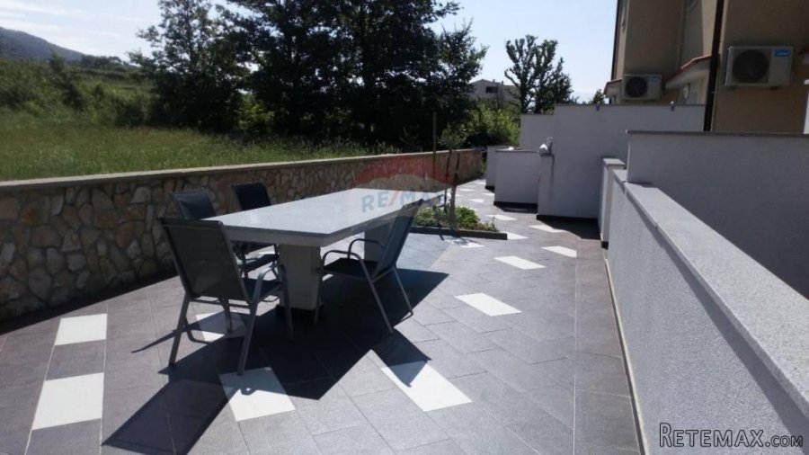 Baška - četiri nove kuće u nizu, 320m2, bazen - 8