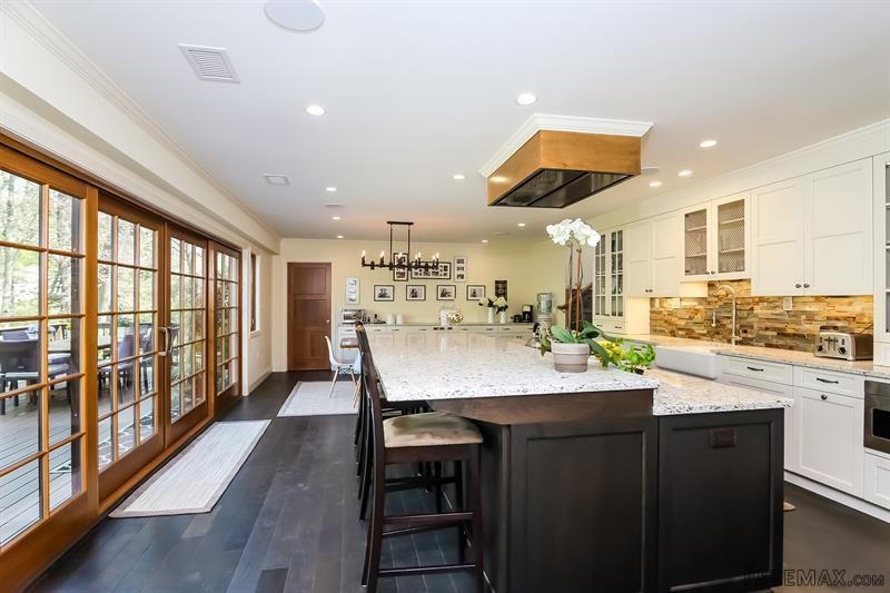 4 bedroom House For Sale: 151 Rock.. - 2