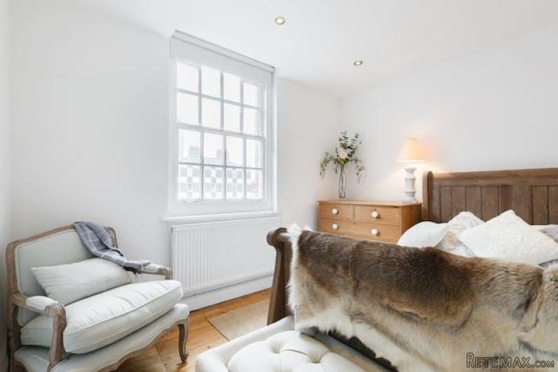 A Recently Fully Renovated 2-Bedrooms.. - 2