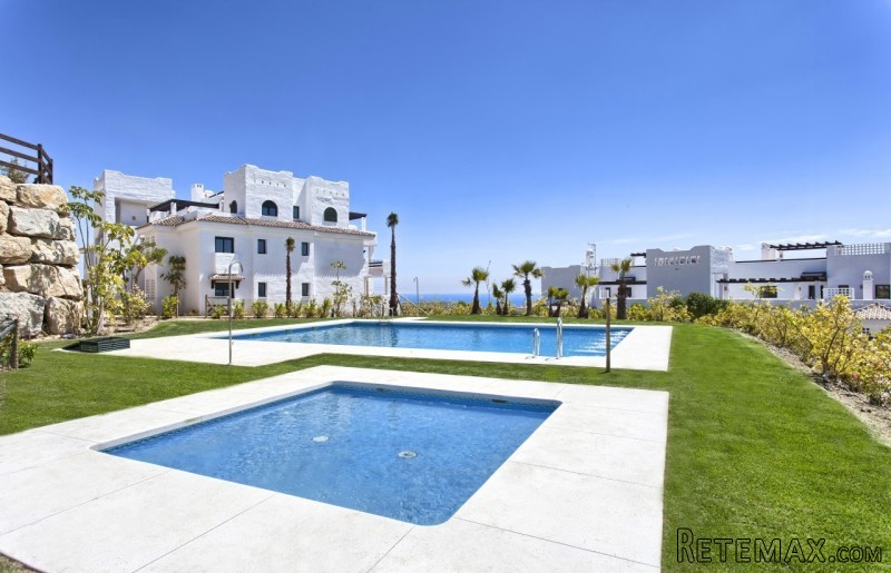 4 bedroom property near Casares Back to..