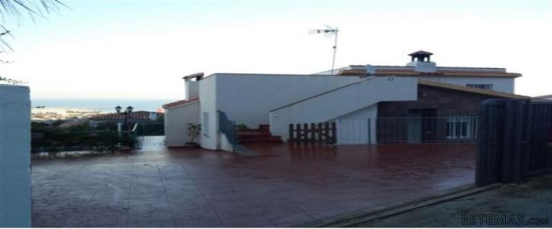 4 Bedrooms - Villa - Alicante - For Sale
