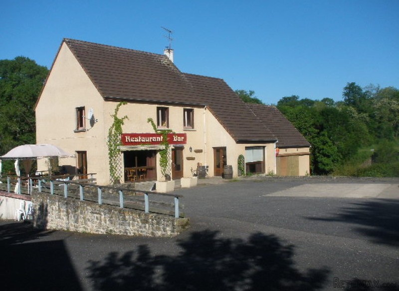 Fantastic opportunity - BIG bar / resto..