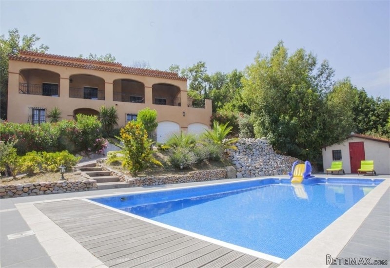 Stunning Villa With Views, Garden And..
