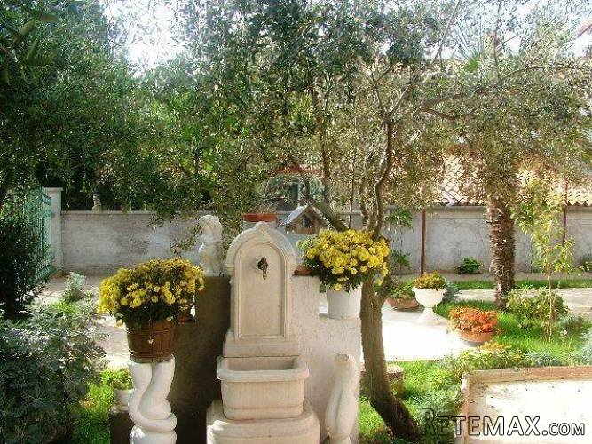 Istra, okolica Pule, Peroj, velika apartmanska kuća - 5