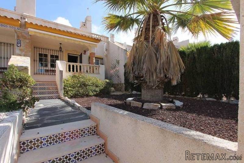 3 Bedroom 2 Bathroom Townhouse In..