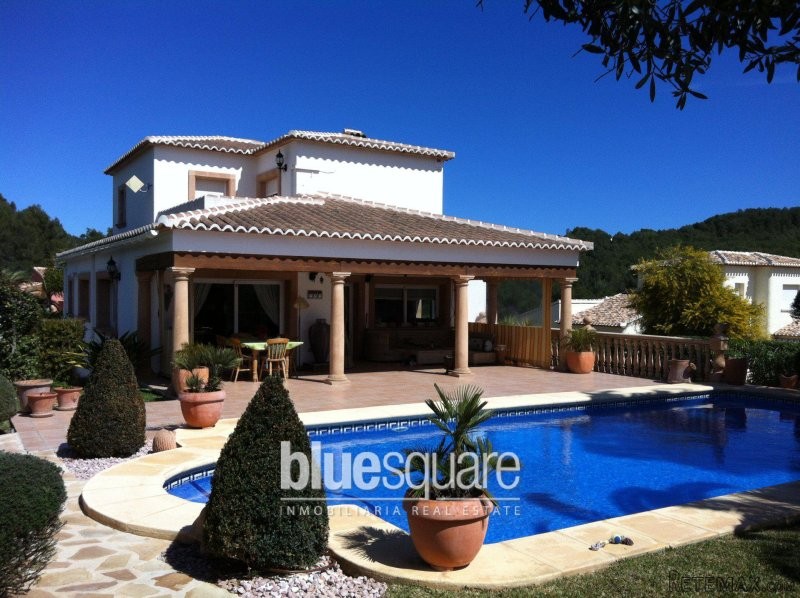 Spectacular villa in secluded area with..