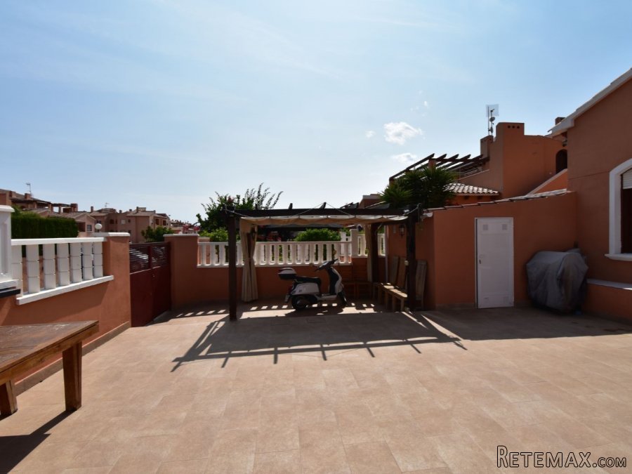 Bungalow orientado al sur en la planta baja con vistas.. - 2