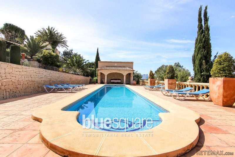 Superb luxury family villa