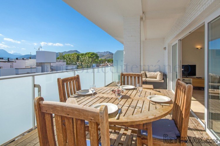 Very spacious penthouse which can be found just off of the.. - 3