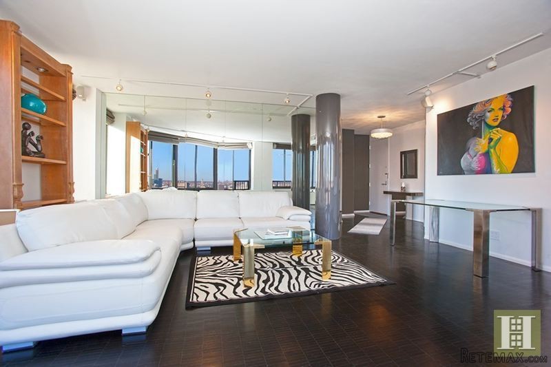 2 bedroom Apartment For Sale: 304 EAST..