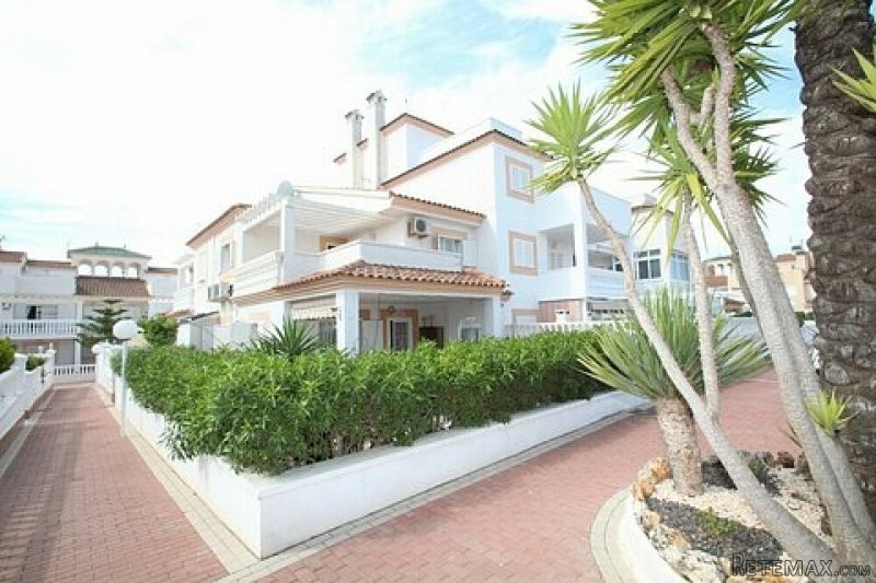 High Quality Townhouse in Zeniamar 3