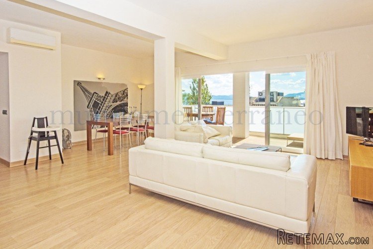 Very spacious penthouse which can be found just off of the.. - 5