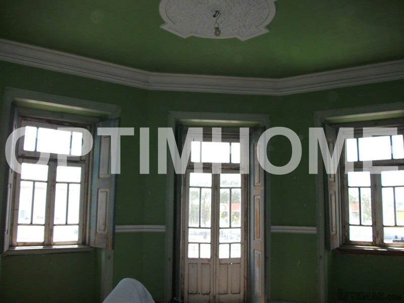 4 Bedrooms Flat For Sale - Santarem - 2