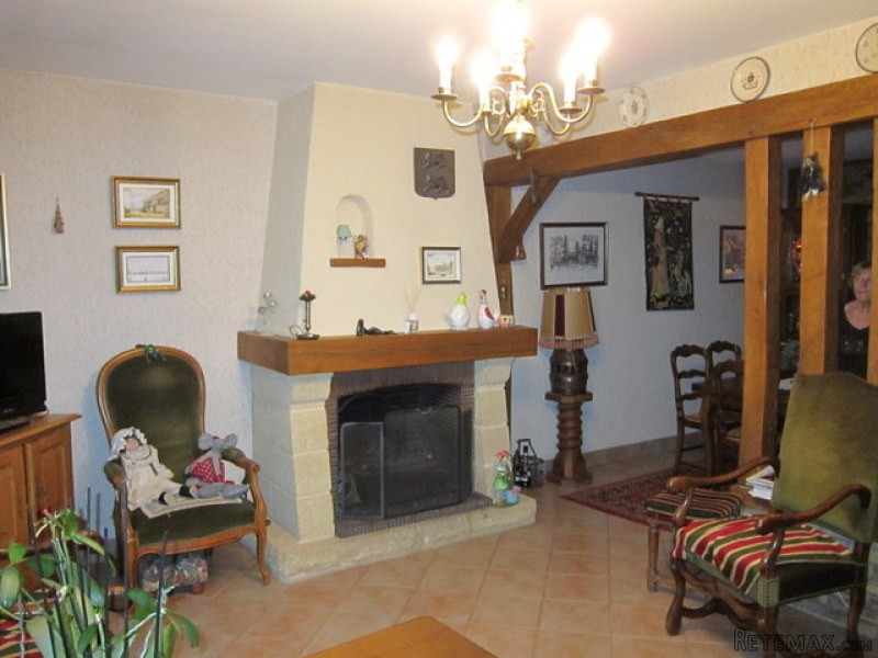 Delightful Detached House and Garden - 2