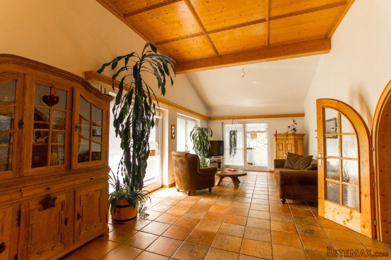 Well Maintained Country House Above The..