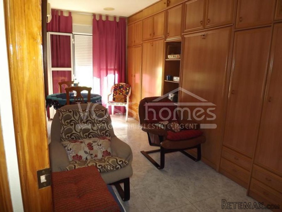 First floor apartment with no lift, in the CENTRE OF.. - 11