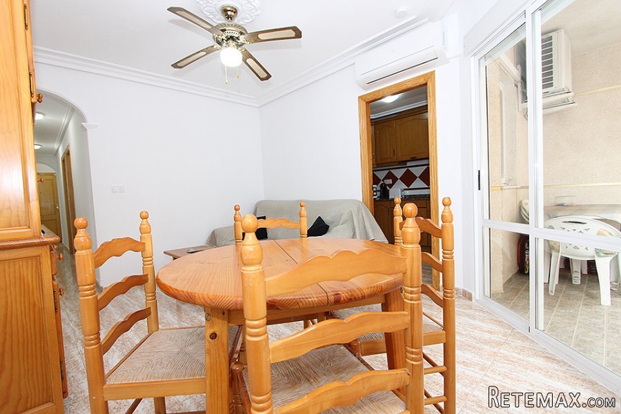Apartamento a tan solo 250m2 de la playa de La Mata. En.. - 2