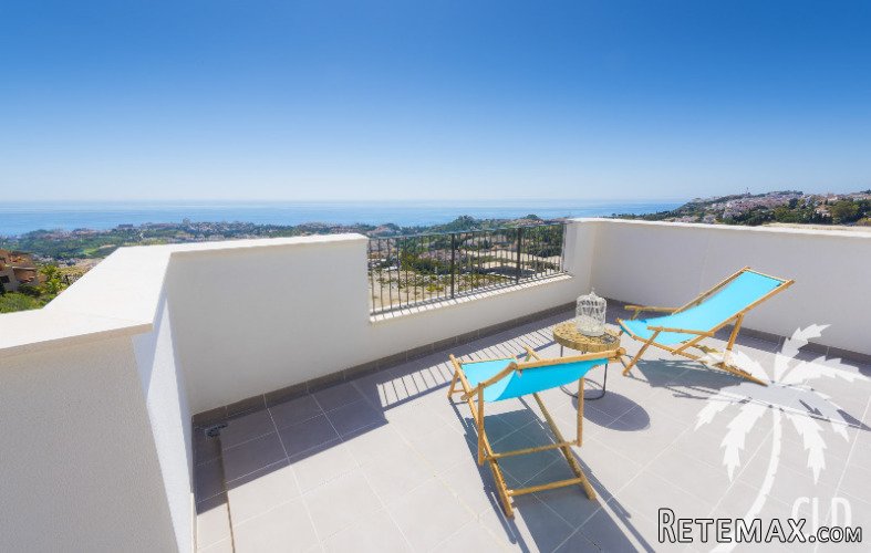 Exclusive townhouses in Benalmádena with stunning sea views.. - 2
