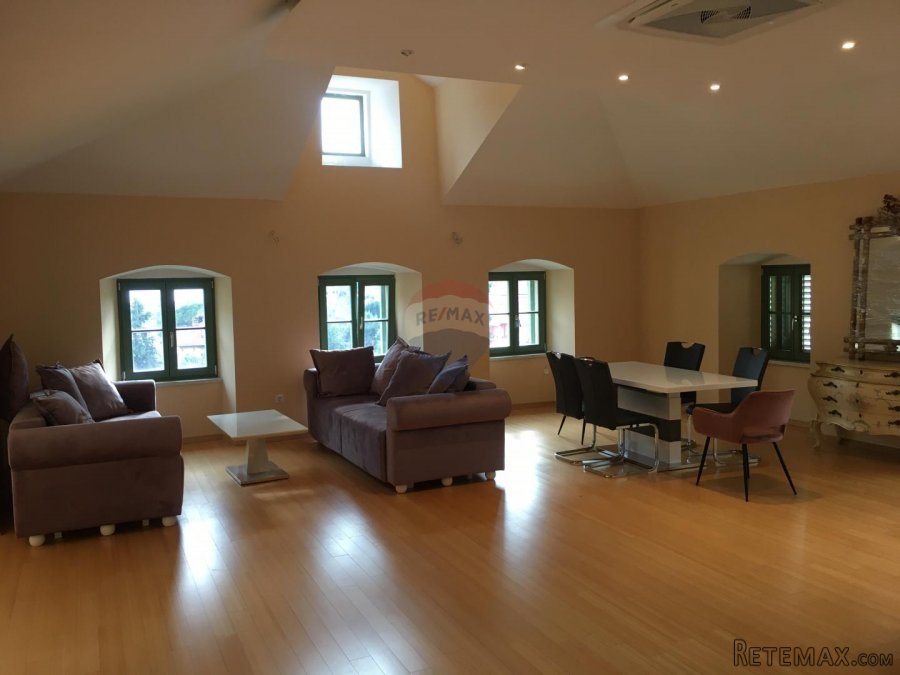 OPATIJA- strogi centar, dvoetažan stan 185 m2, 2. red od mo - 2