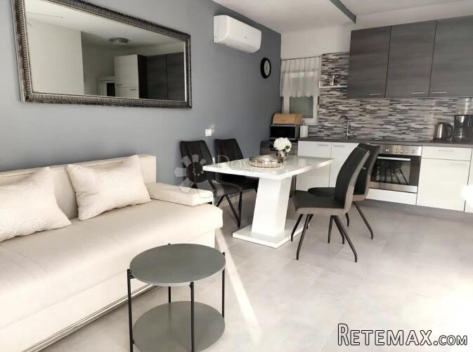 Dvojna kuća sa tri apartmana, Sevid - 3