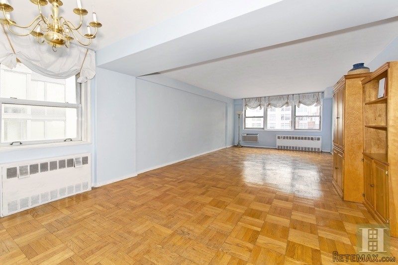 1 bedroom Apartment For Sale: 404 EAST..