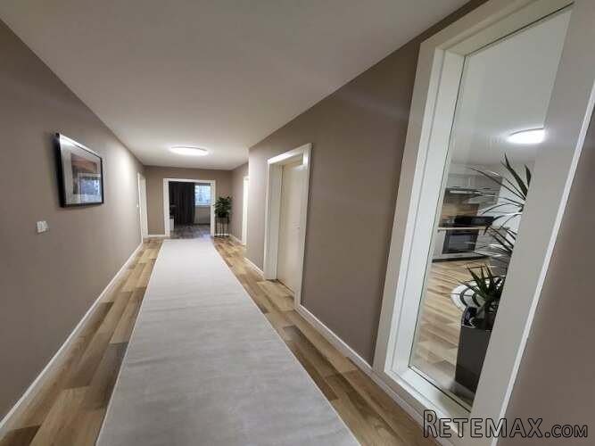 LUXUZNO OPREMLJEN TROSOBNI APARTMAN CAZIN NAJAM STAN NA DAN - 6