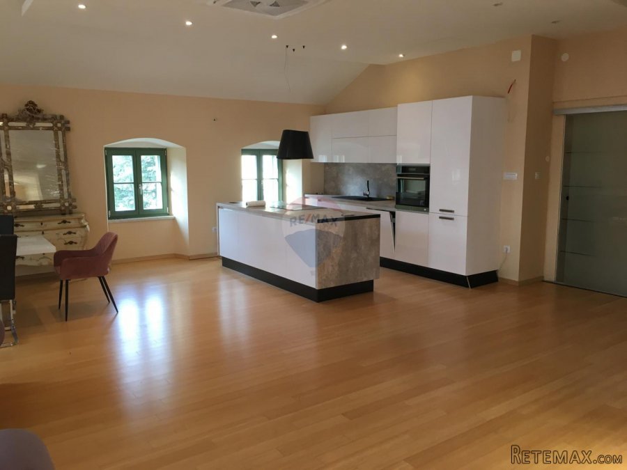 OPATIJA- strogi centar, dvoetažan stan 185 m2, 2. red od mo - 6