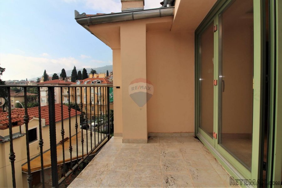 OPATIJA- strogi centar, dvoetažan stan 185 m2, 2. red od mo - 7