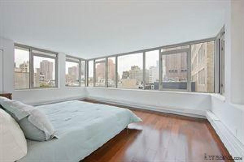 Enormous 2 Bedroom == King Size Beds ==.. - 2