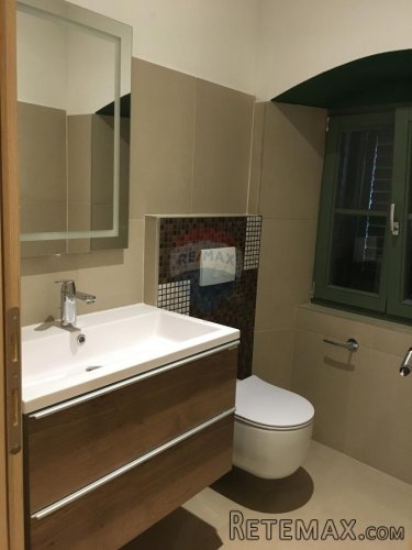 OPATIJA- strogi centar, dvoetažan stan 185 m2, 2. red od mo - 8