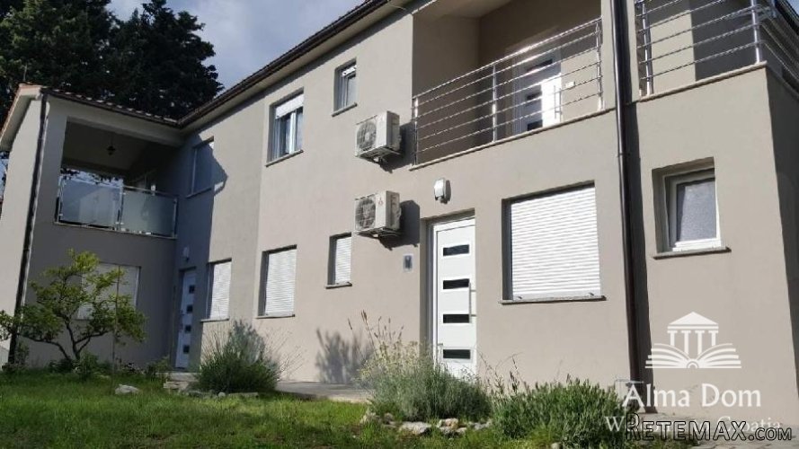 Kuća s 4 apartmana i bazenom - Premantura