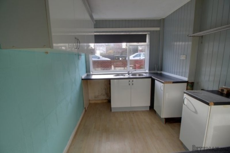 3 bedroom, Flat house for sale - 2