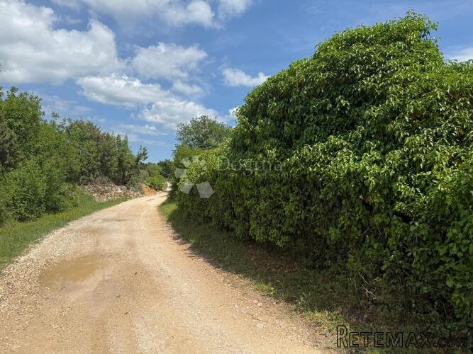 Lijepa parcela na mirnoj lokaciji - 2