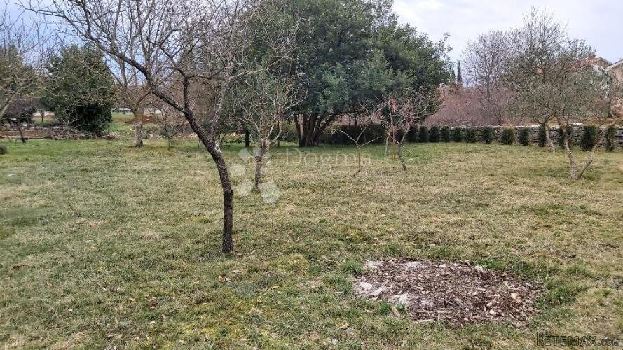 Građevinsko zemljište u predgrađu Labina - 3