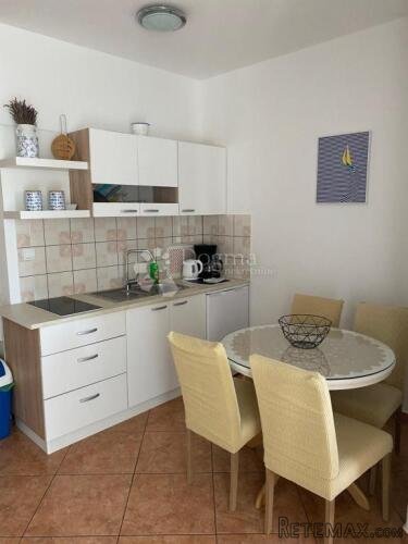 Kvalitetna nekretnina za investiciju (11 apartmana) - 3