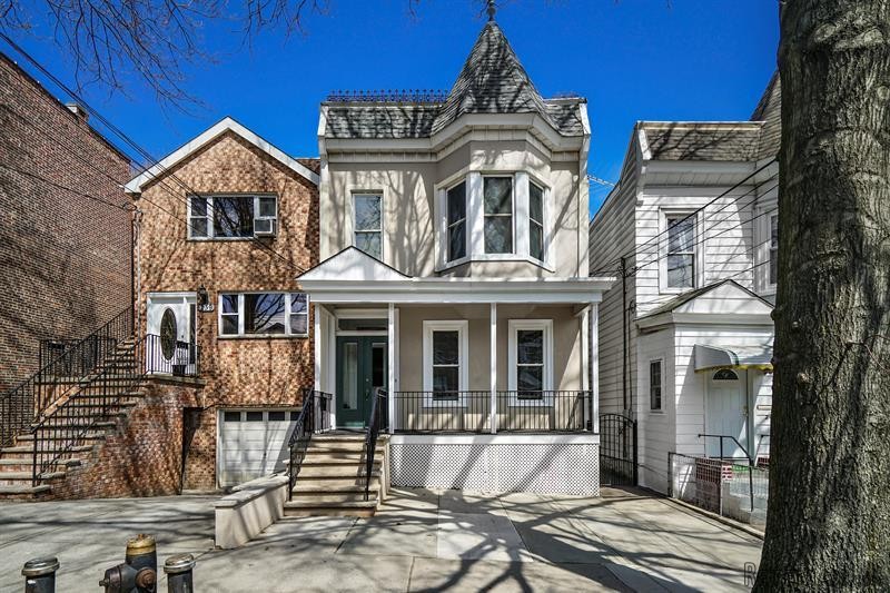 4 bedroom House For Sale: 241 E 235th..